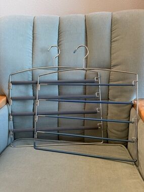 2 Multi-Tier Non-Slip Pant & Scarf Hanger in Gray & blue